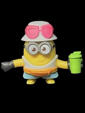 2019 Minions McD's Toy "Tourist Dave" Figure